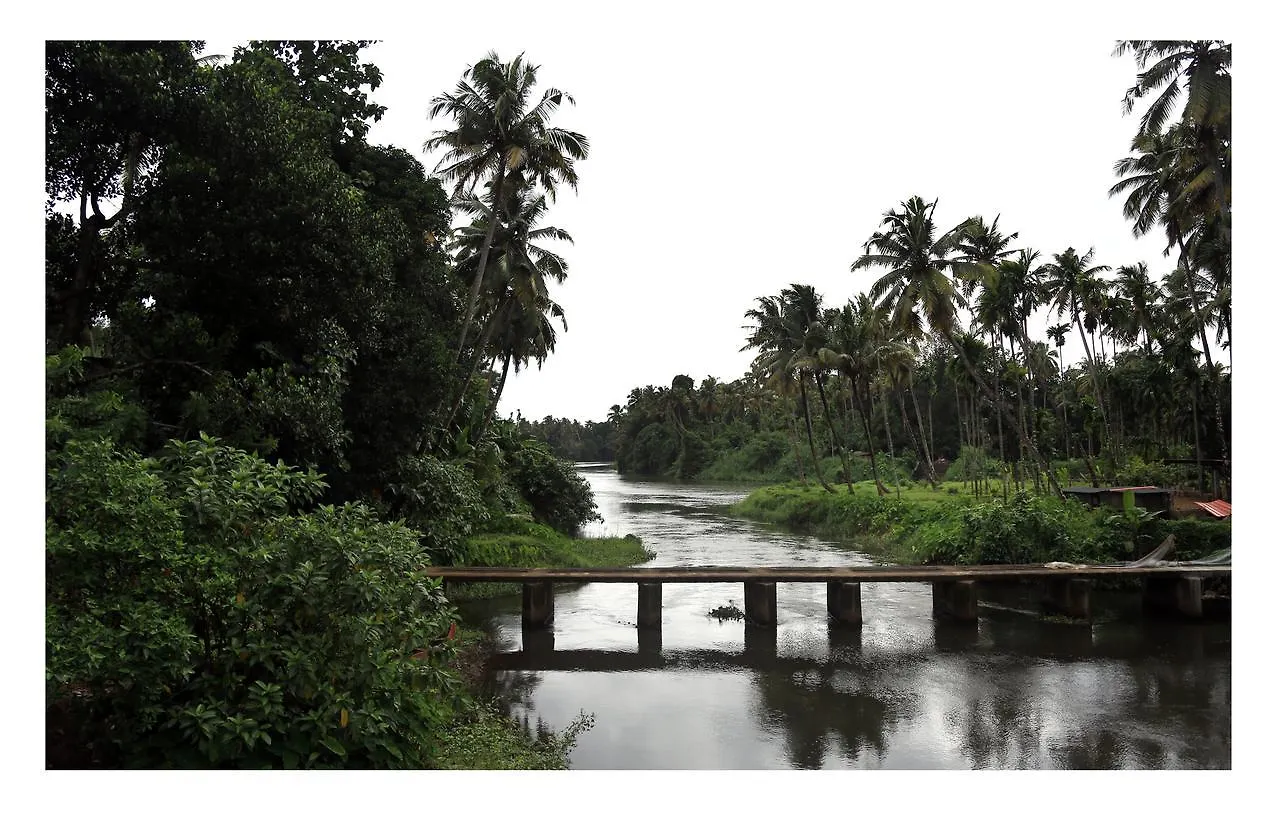 ***  Urakam Neelambari Resorts הודו